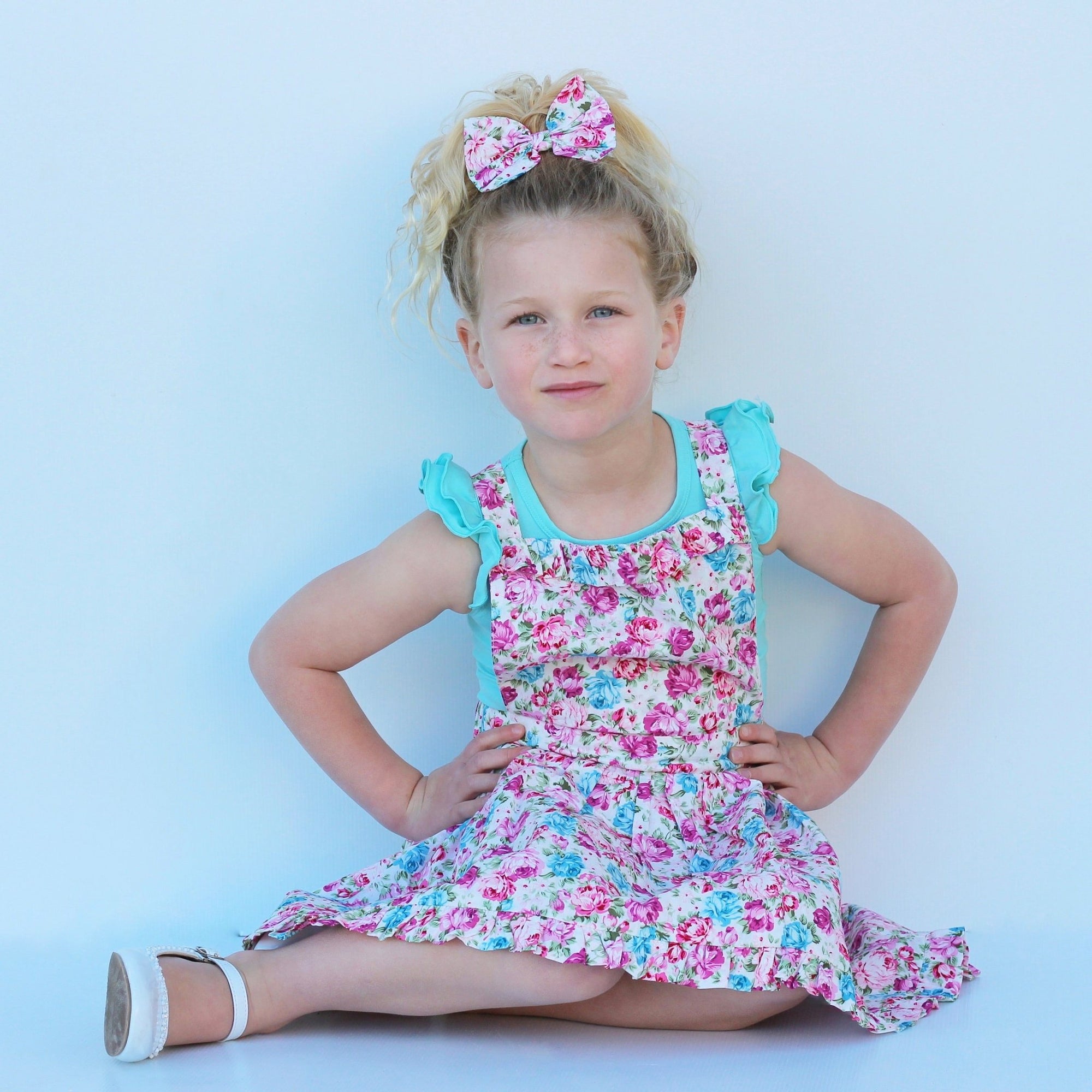 KATH FRILL PINNY - Toots Kids